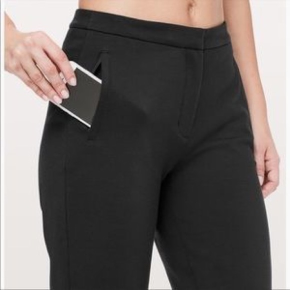 Lululemon On The Move Pant in Black - Picture 4 of 8